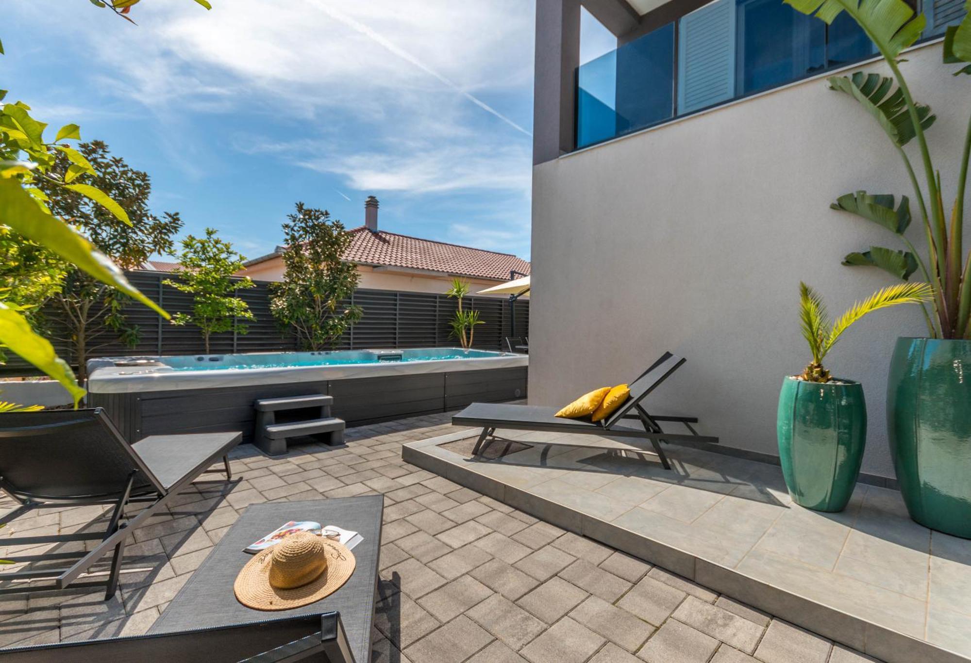 Апартаменты House With Pool Ledenko Биоград-на-Мору Экстерьер фото