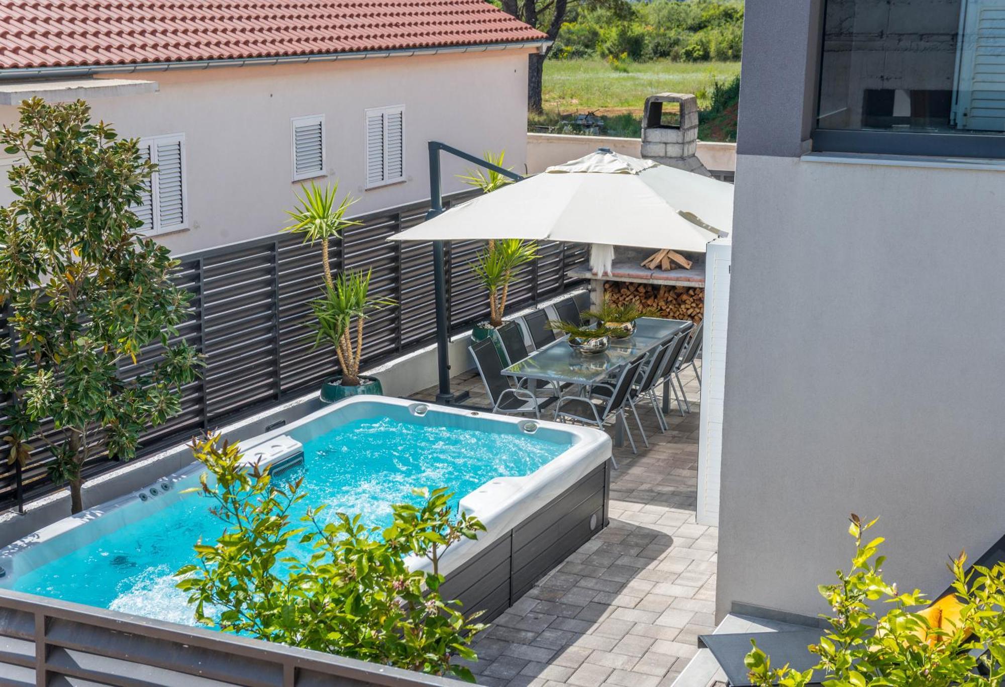 Апартаменты House With Pool Ledenko Биоград-на-Мору Экстерьер фото
